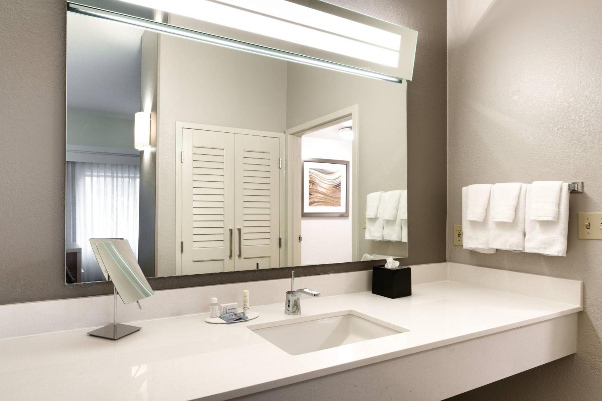 Courtyard By Marriott Oklahoma City Northwest מראה חיצוני תמונה