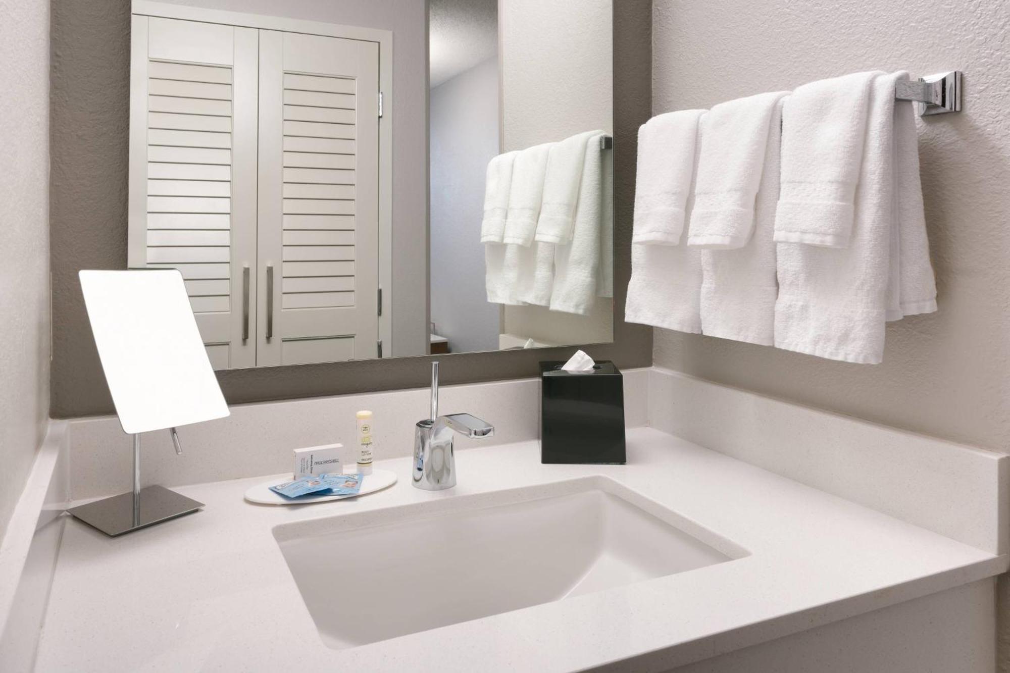 Courtyard By Marriott Oklahoma City Northwest מראה חיצוני תמונה