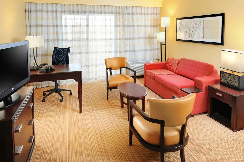 Courtyard By Marriott Oklahoma City Northwest מראה חיצוני תמונה
