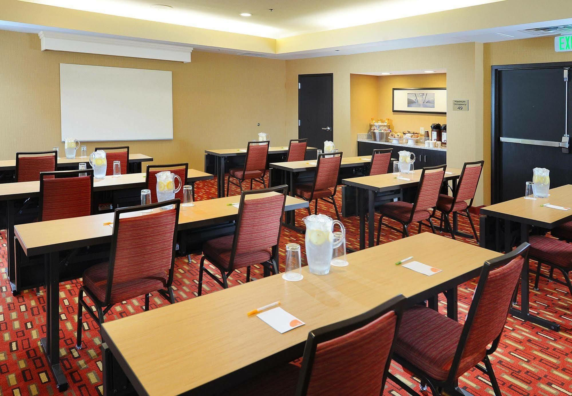 Courtyard By Marriott Oklahoma City Northwest מראה חיצוני תמונה