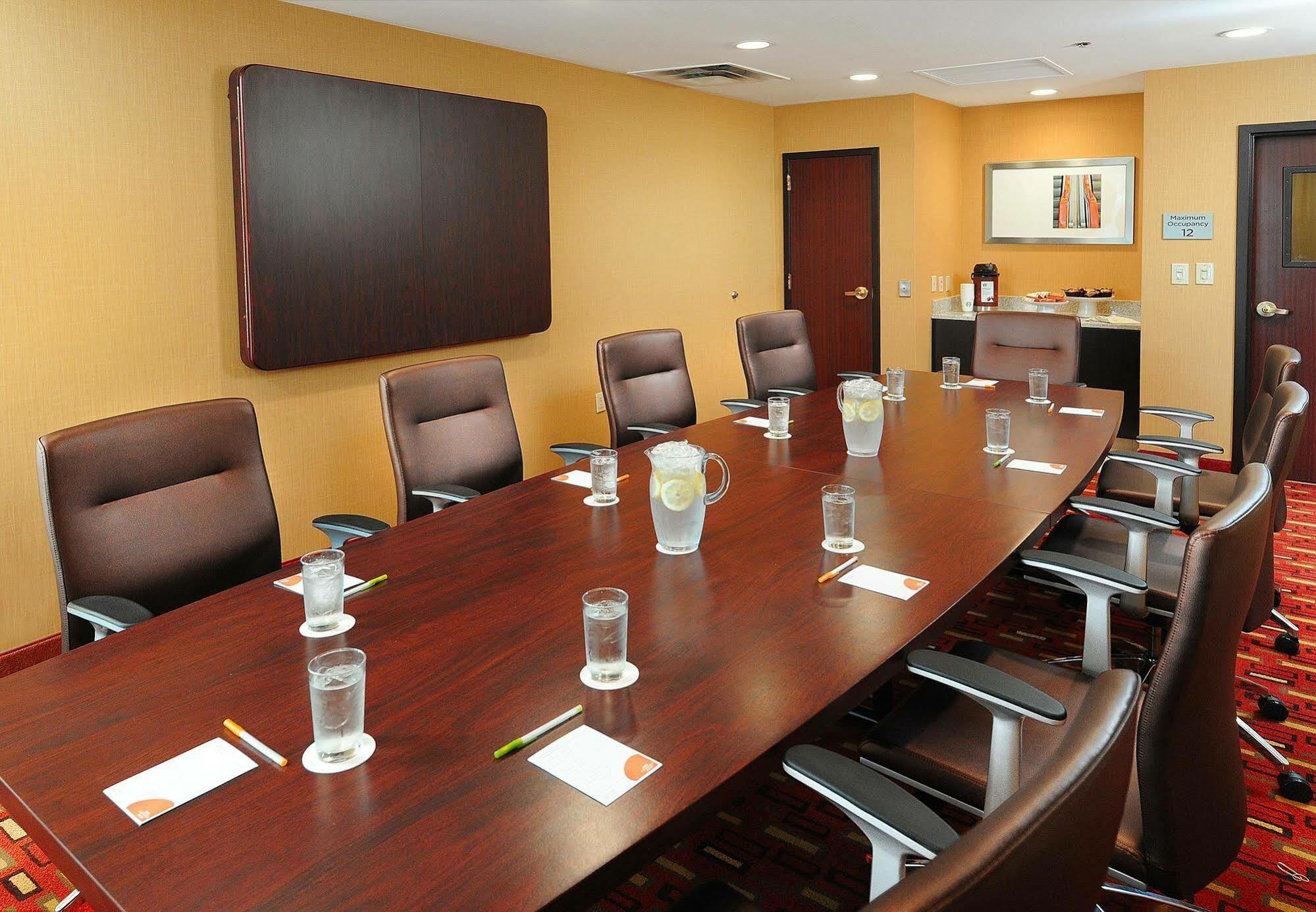 Courtyard By Marriott Oklahoma City Northwest מראה חיצוני תמונה